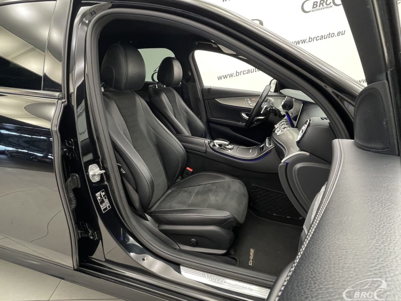 Mercedes-Benz E350 | 6