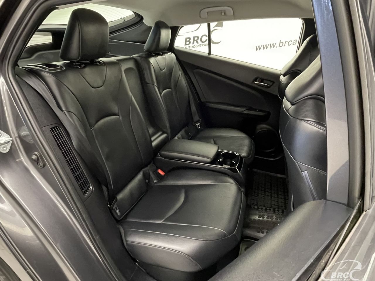 Toyota Prius | 11
