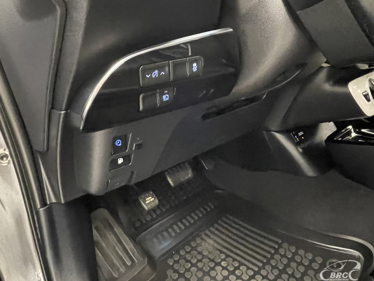 Toyota Prius | 24