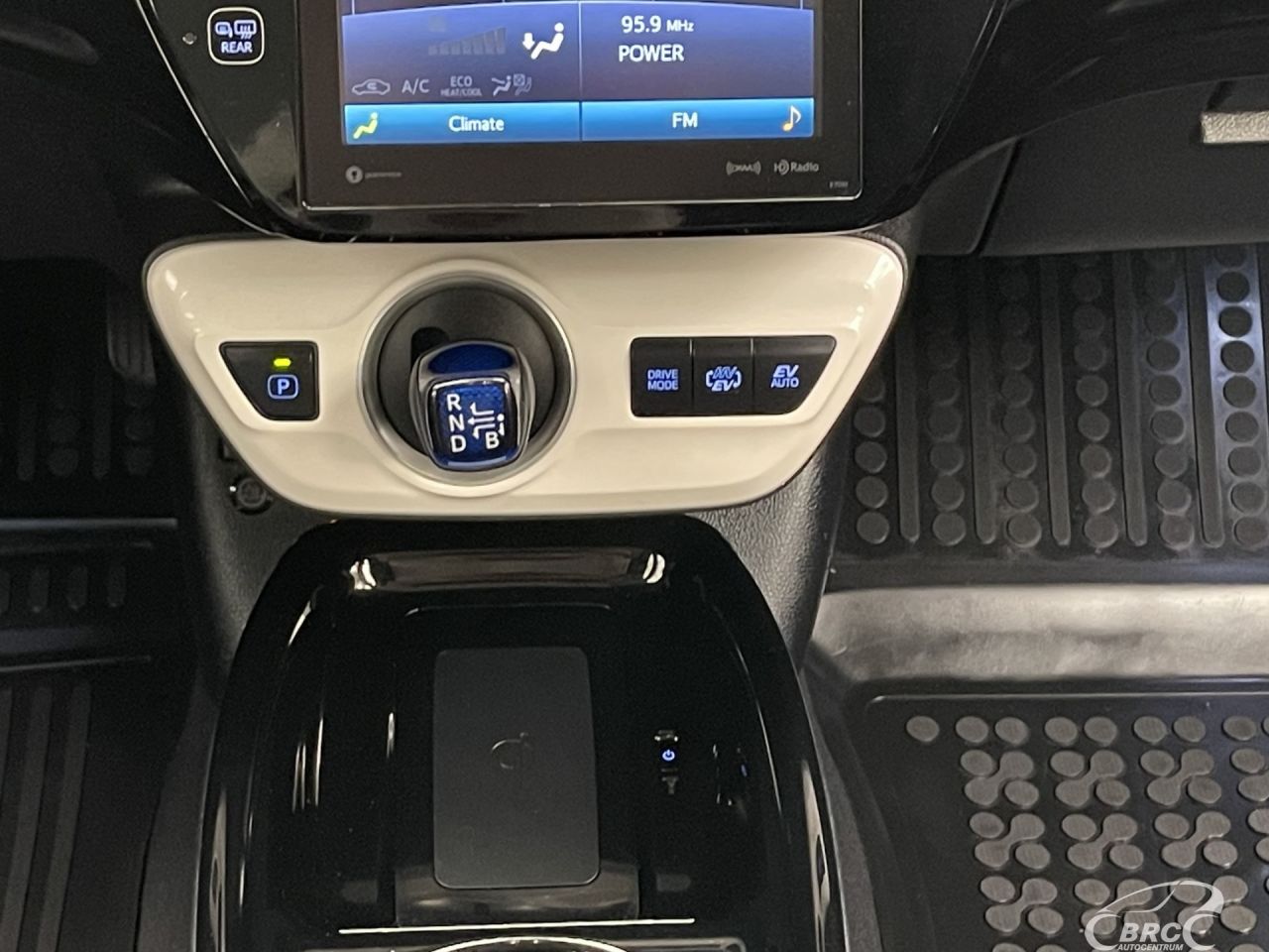 Toyota Prius | 17