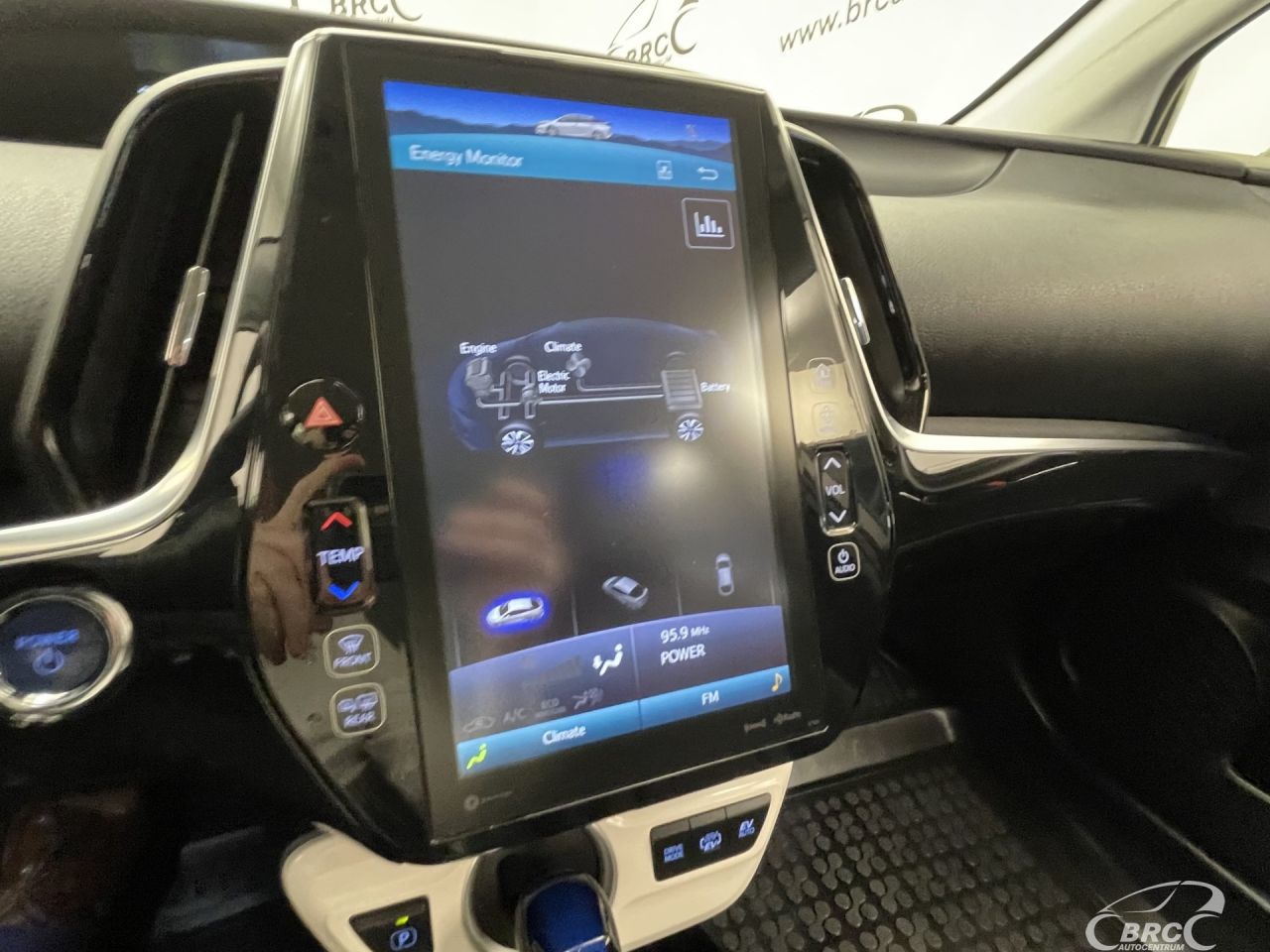 Toyota Prius | 34