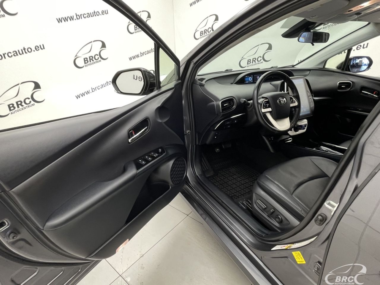 Toyota Prius | 18