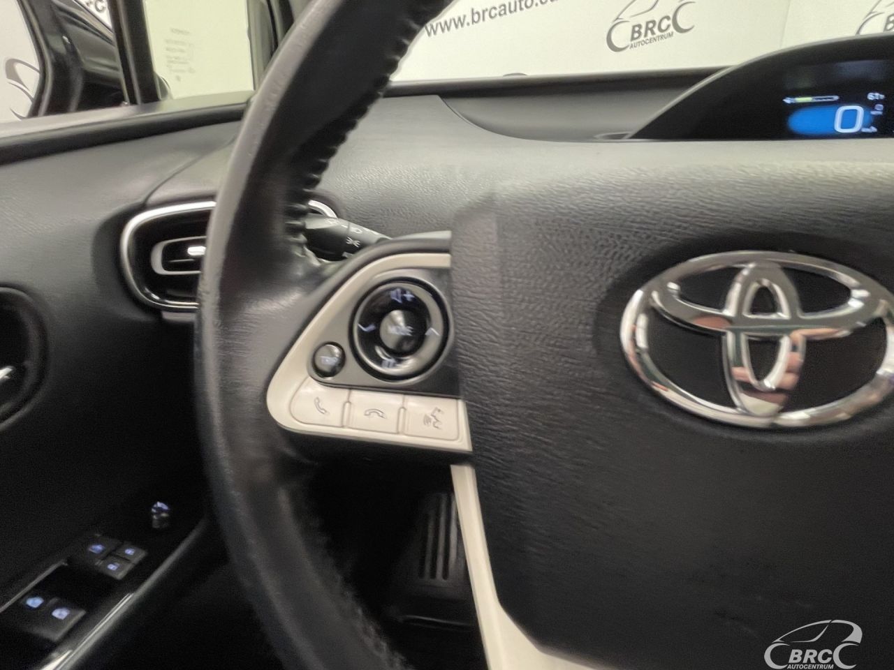 Toyota Prius | 30