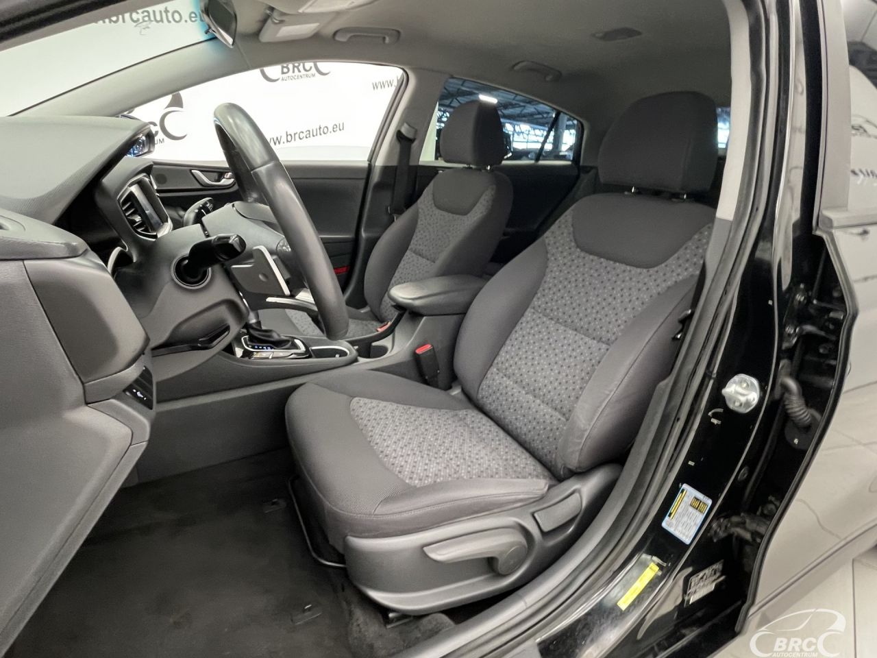 Hyundai IONIQ | 21