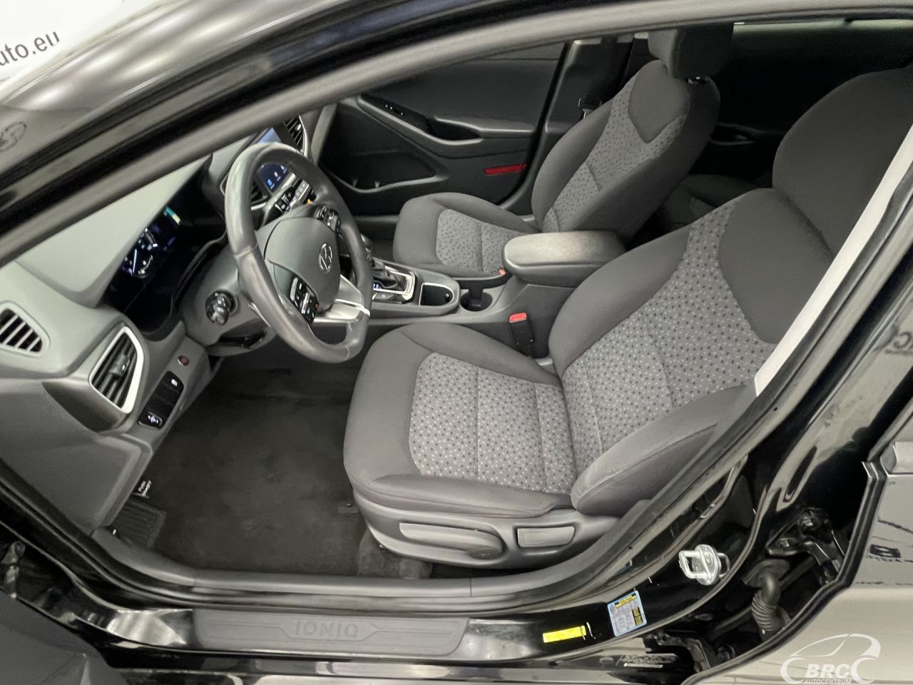 Hyundai IONIQ | 19