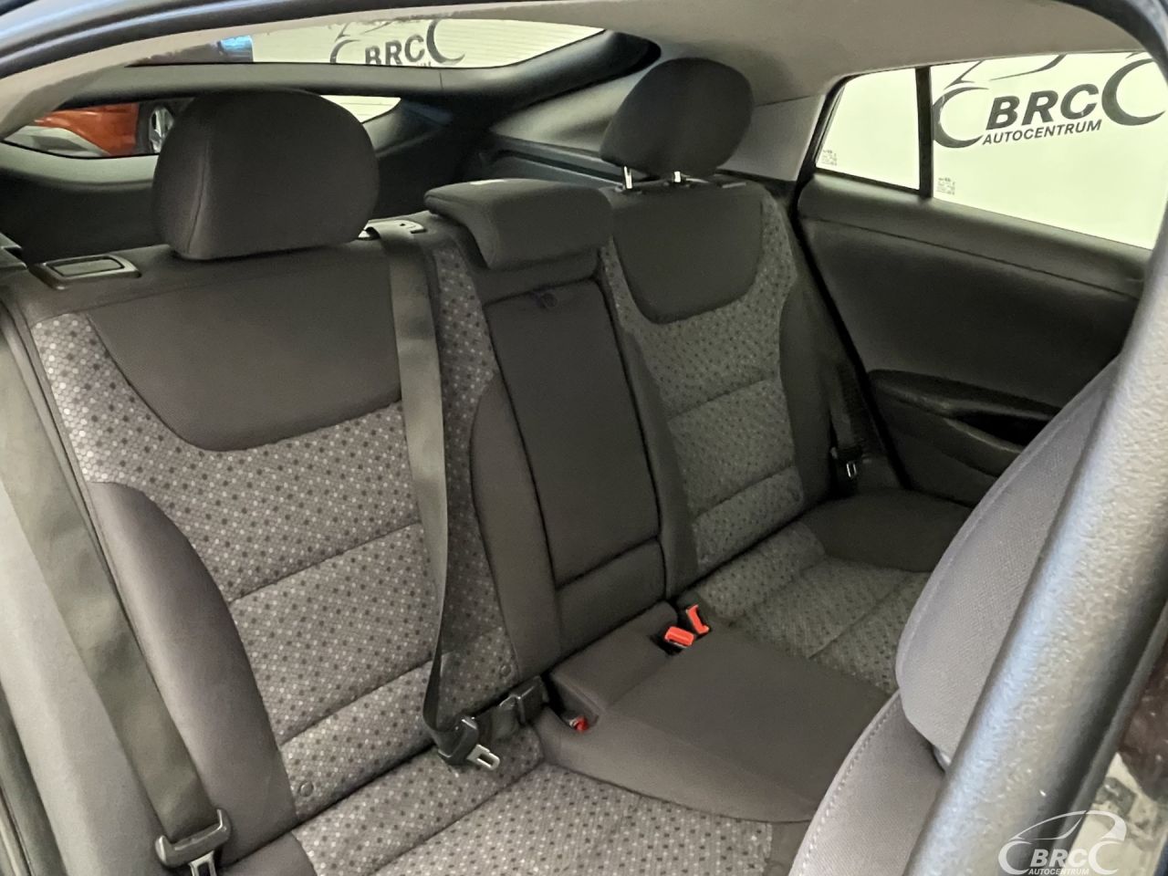 Hyundai IONIQ | 10