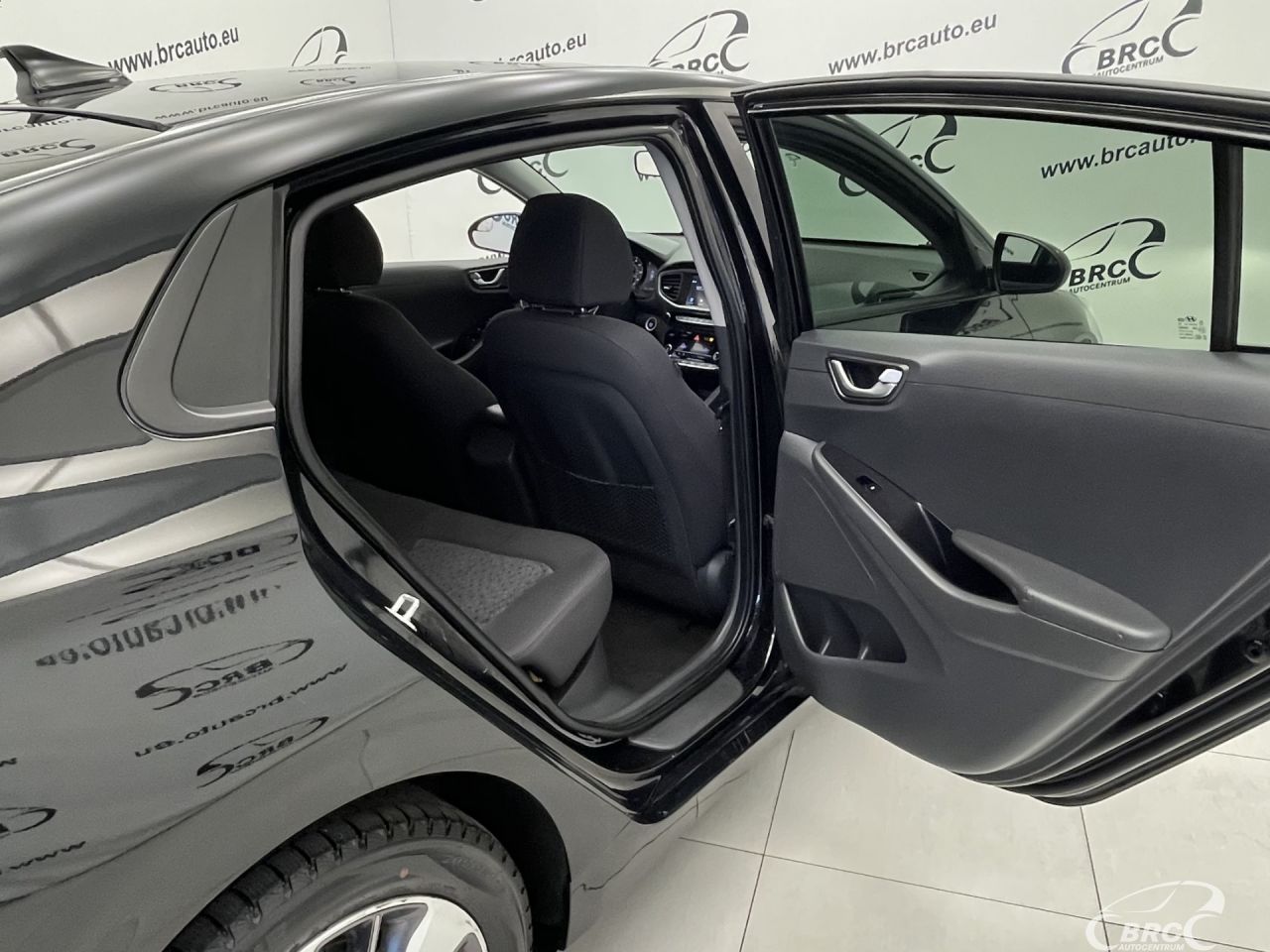 Hyundai IONIQ | 11