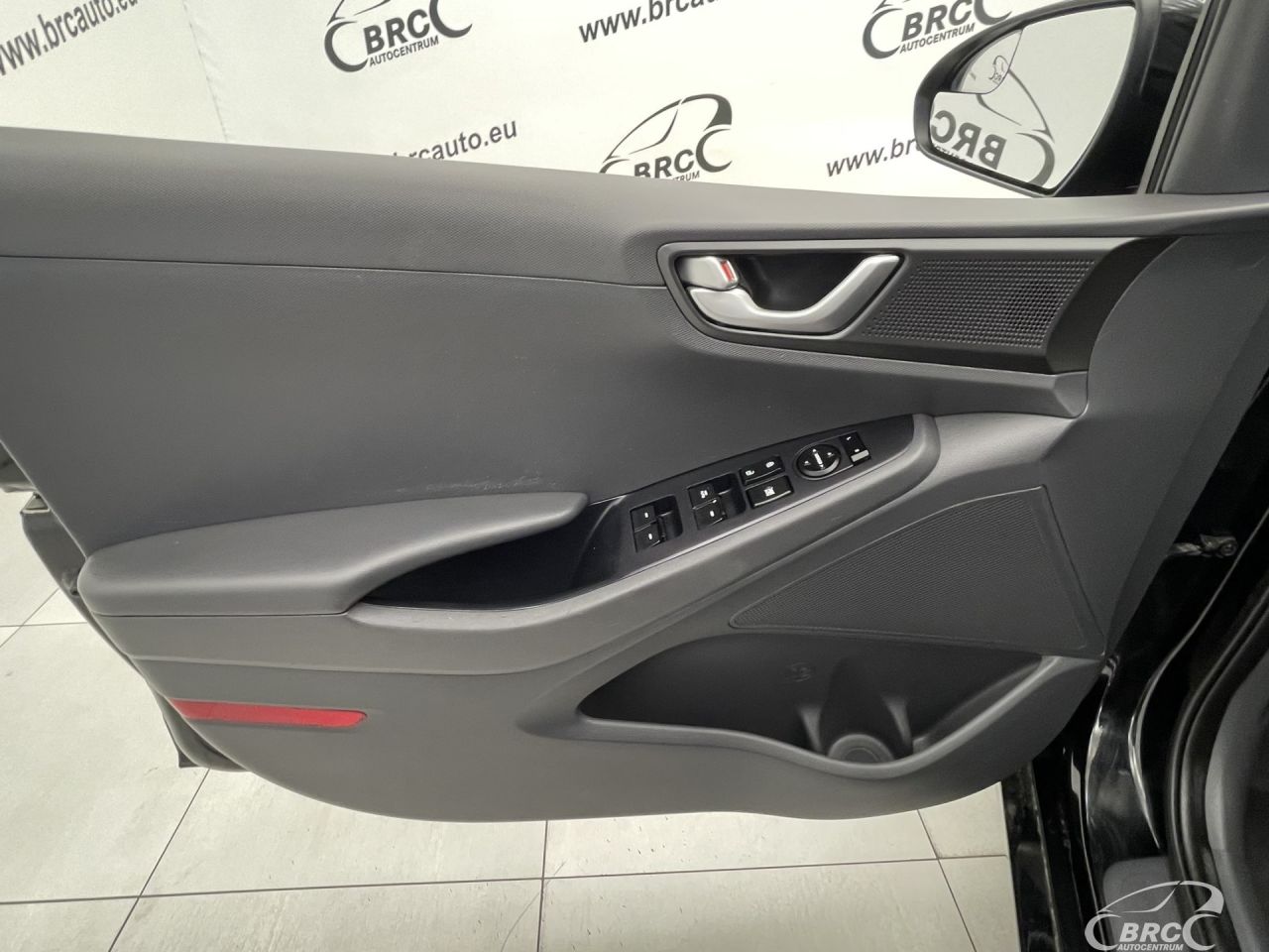 Hyundai IONIQ | 18