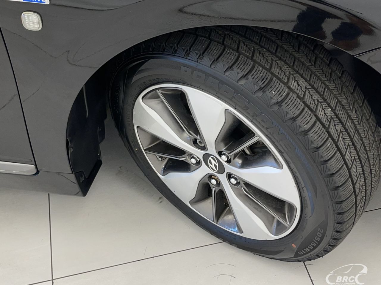 Hyundai IONIQ | 34