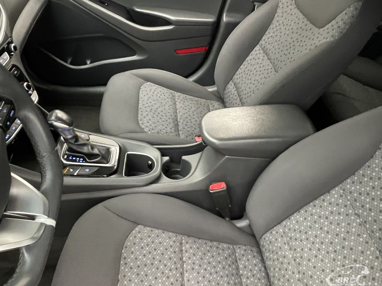 Hyundai IONIQ | 22
