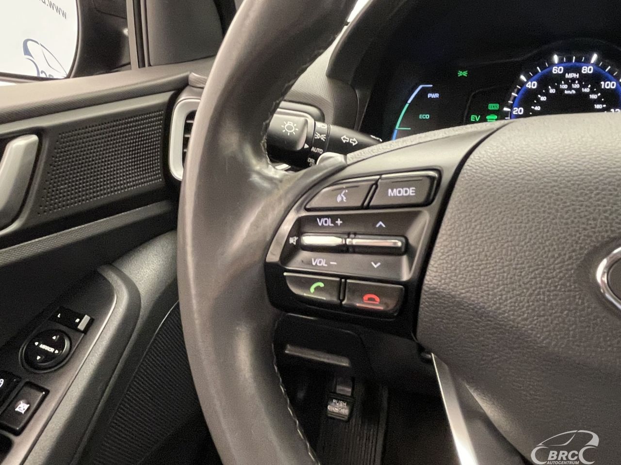 Hyundai IONIQ | 28
