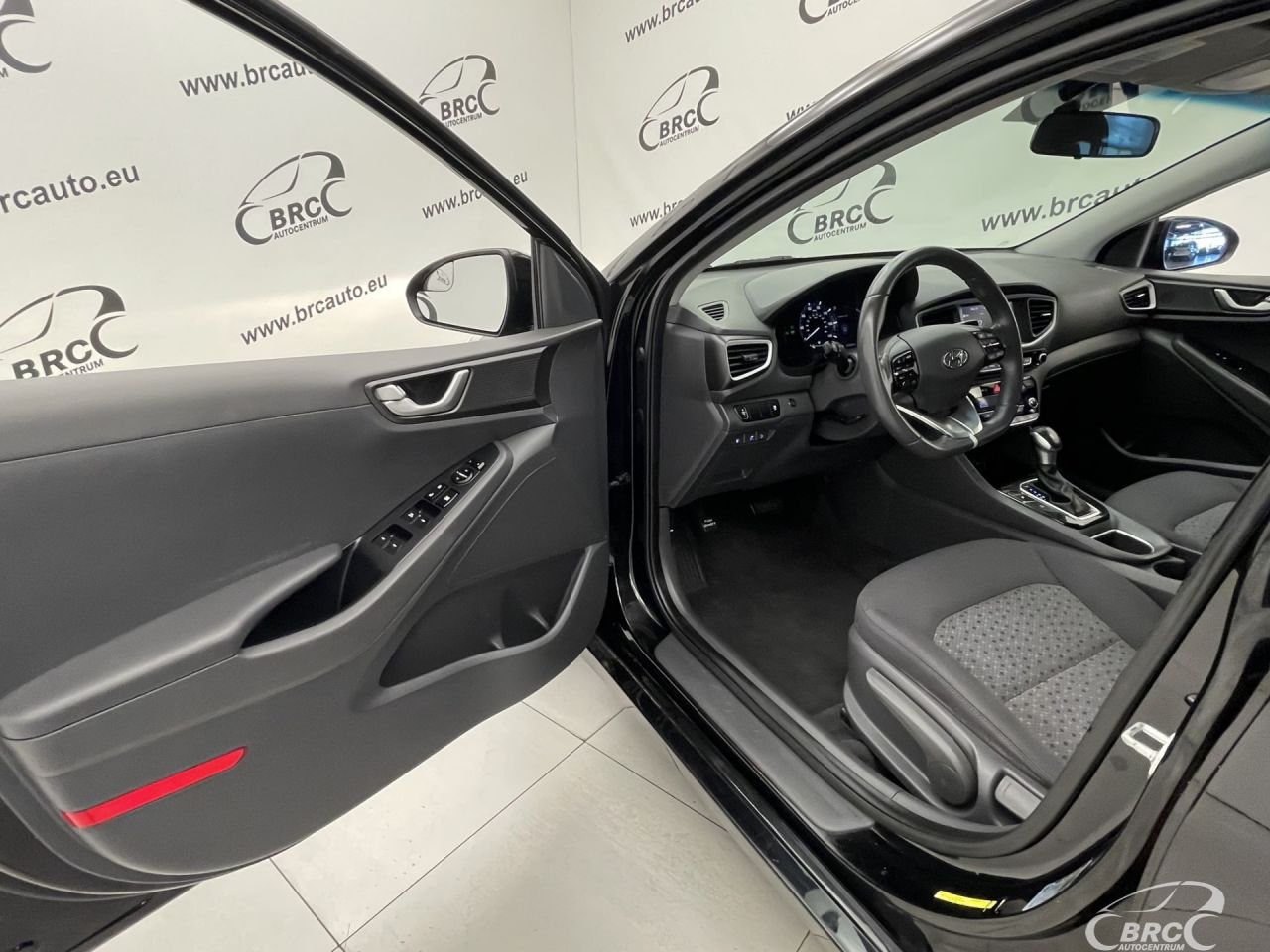 Hyundai IONIQ | 17
