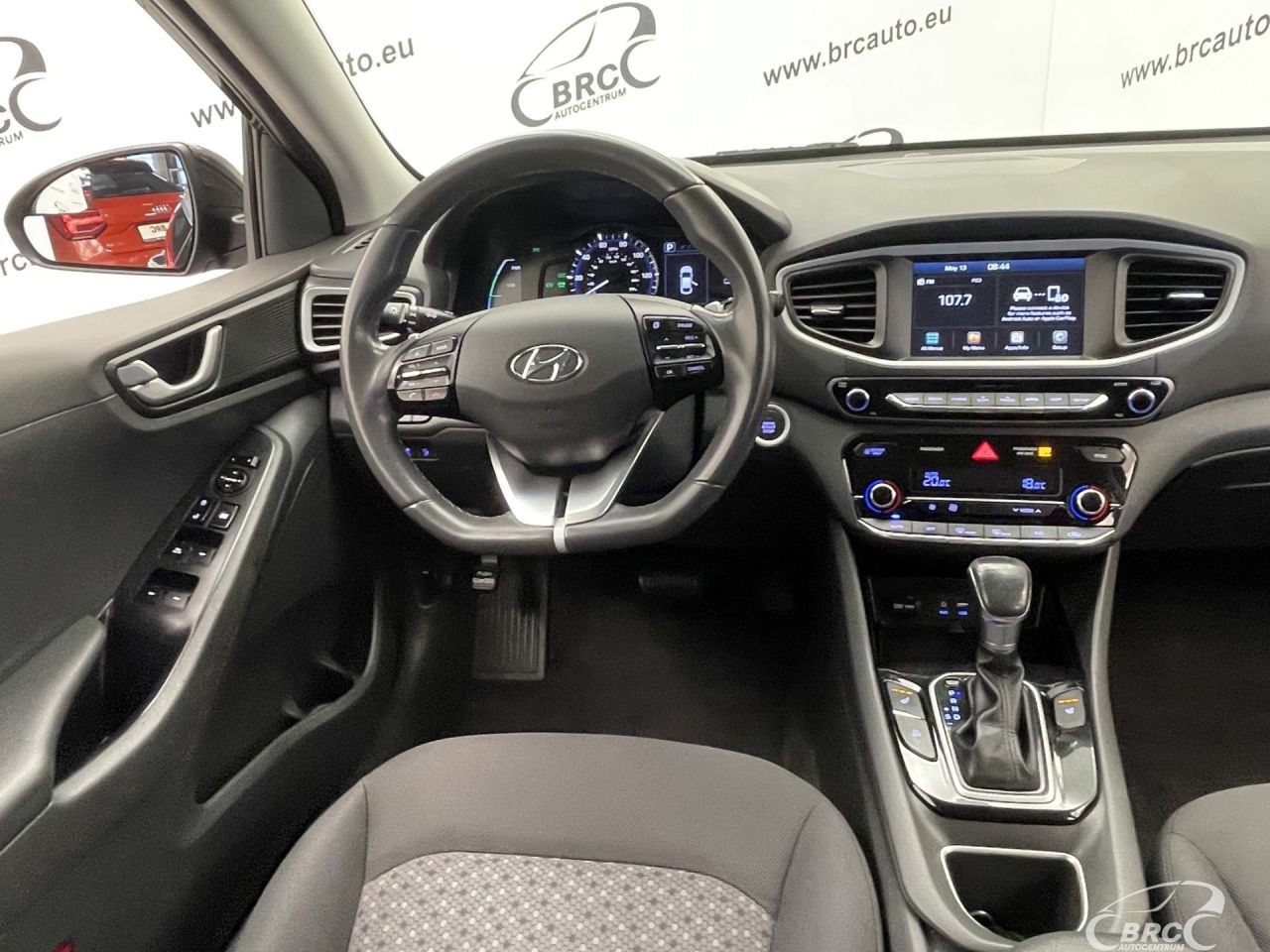 Hyundai IONIQ | 12