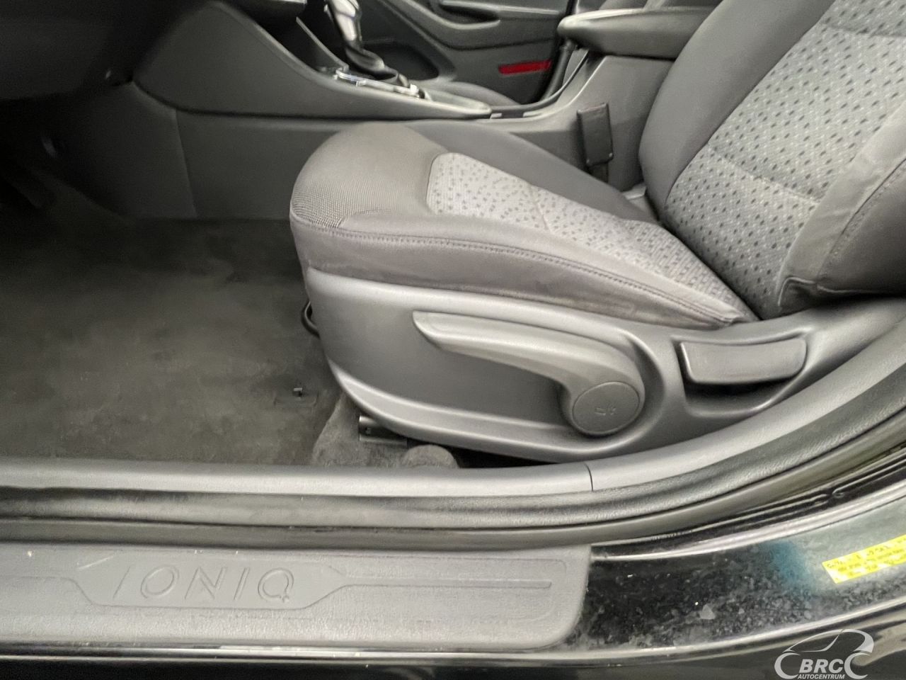 Hyundai IONIQ | 20
