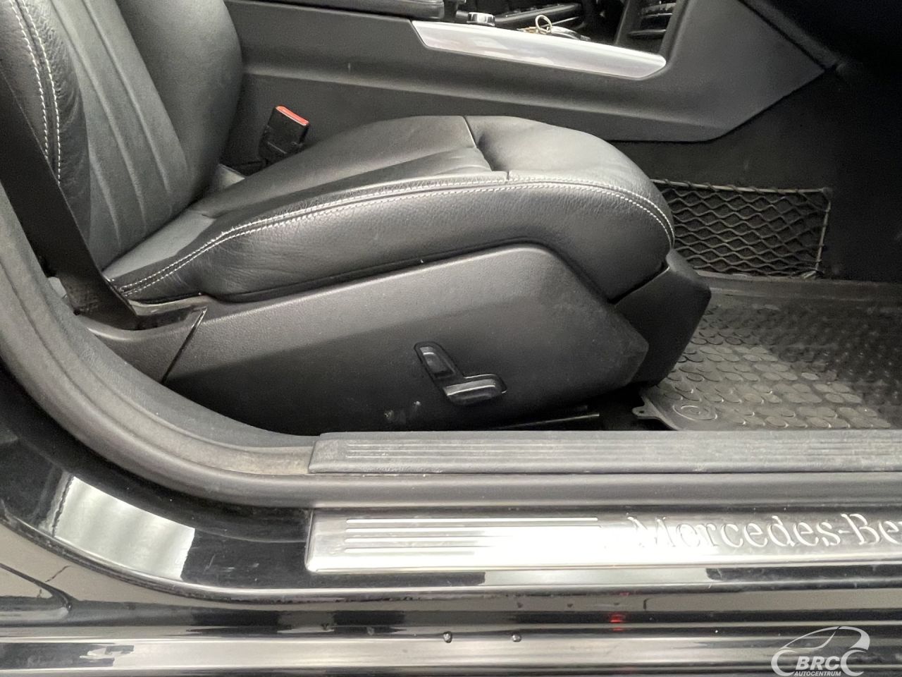 Mercedes-Benz E200 | 5