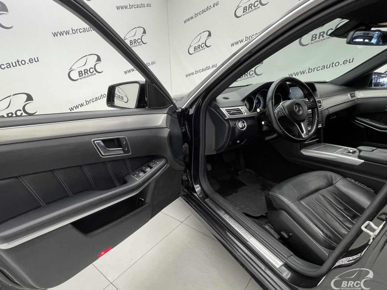 Mercedes-Benz E200 | 17