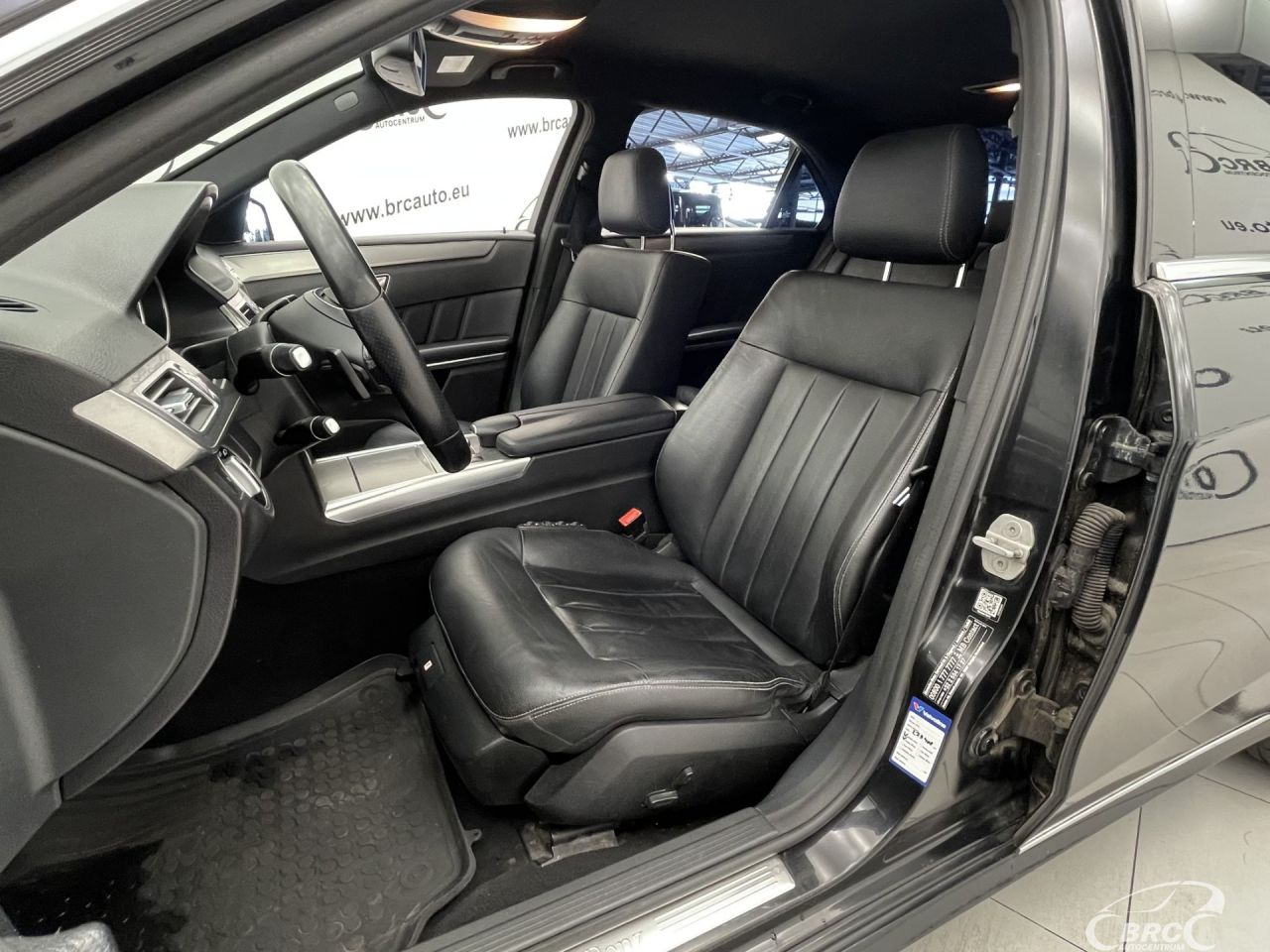 Mercedes-Benz E200 | 21