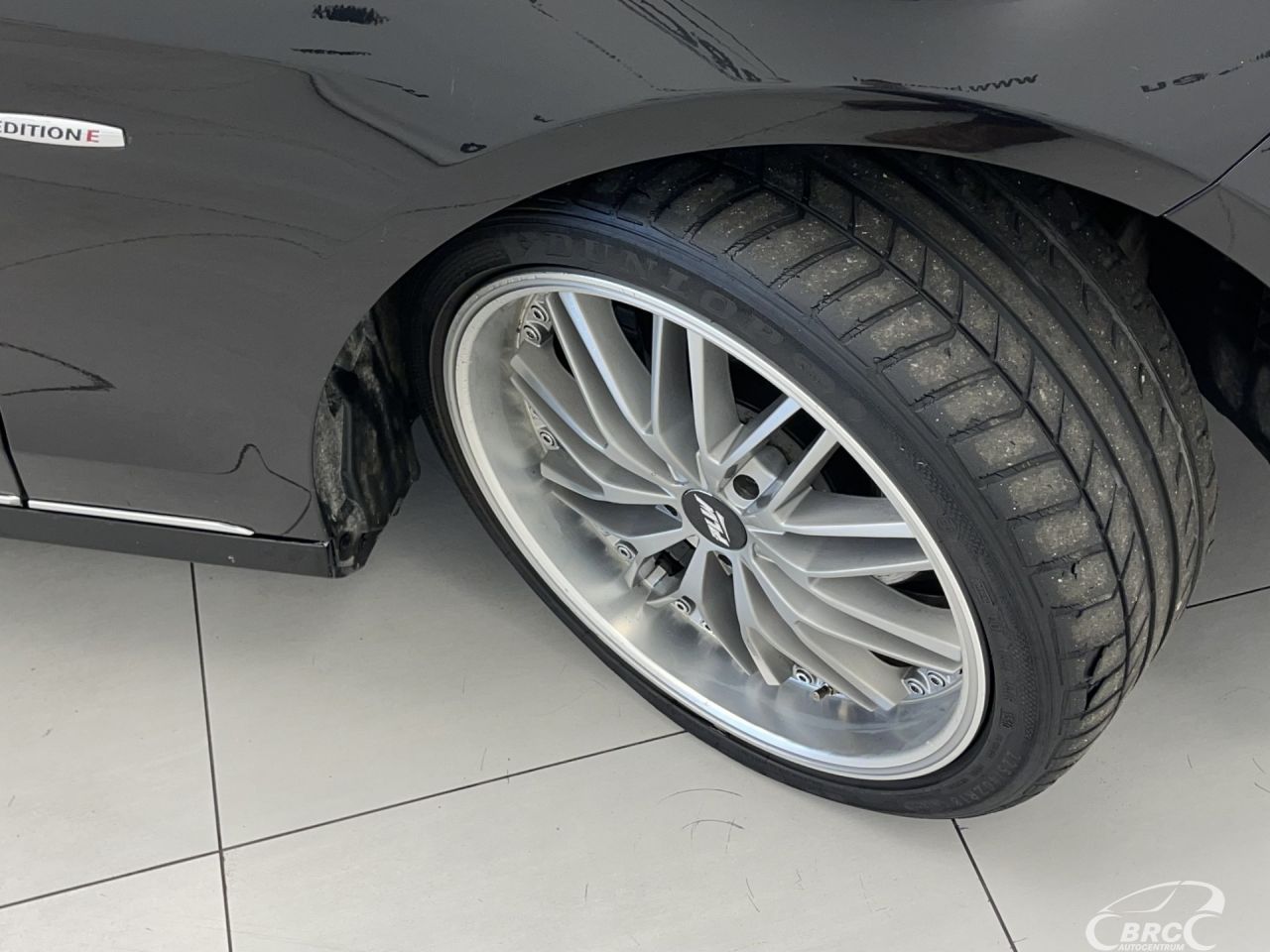 Mercedes-Benz E200 | 37