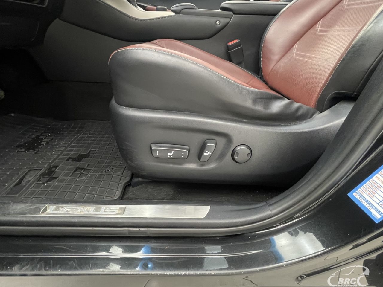 Lexus NX 300h | 21