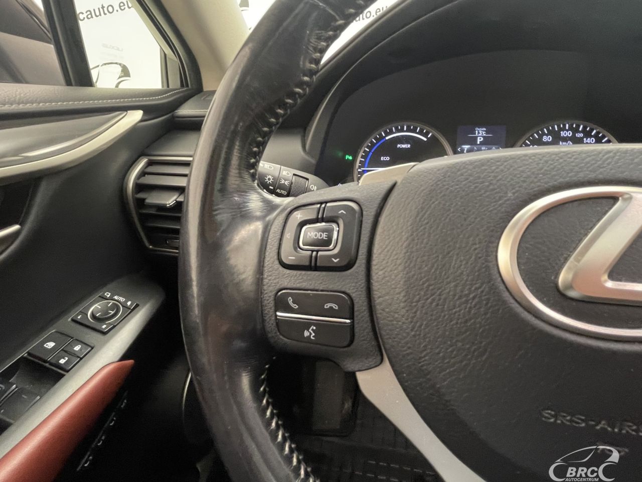 Lexus NX 300h | 31