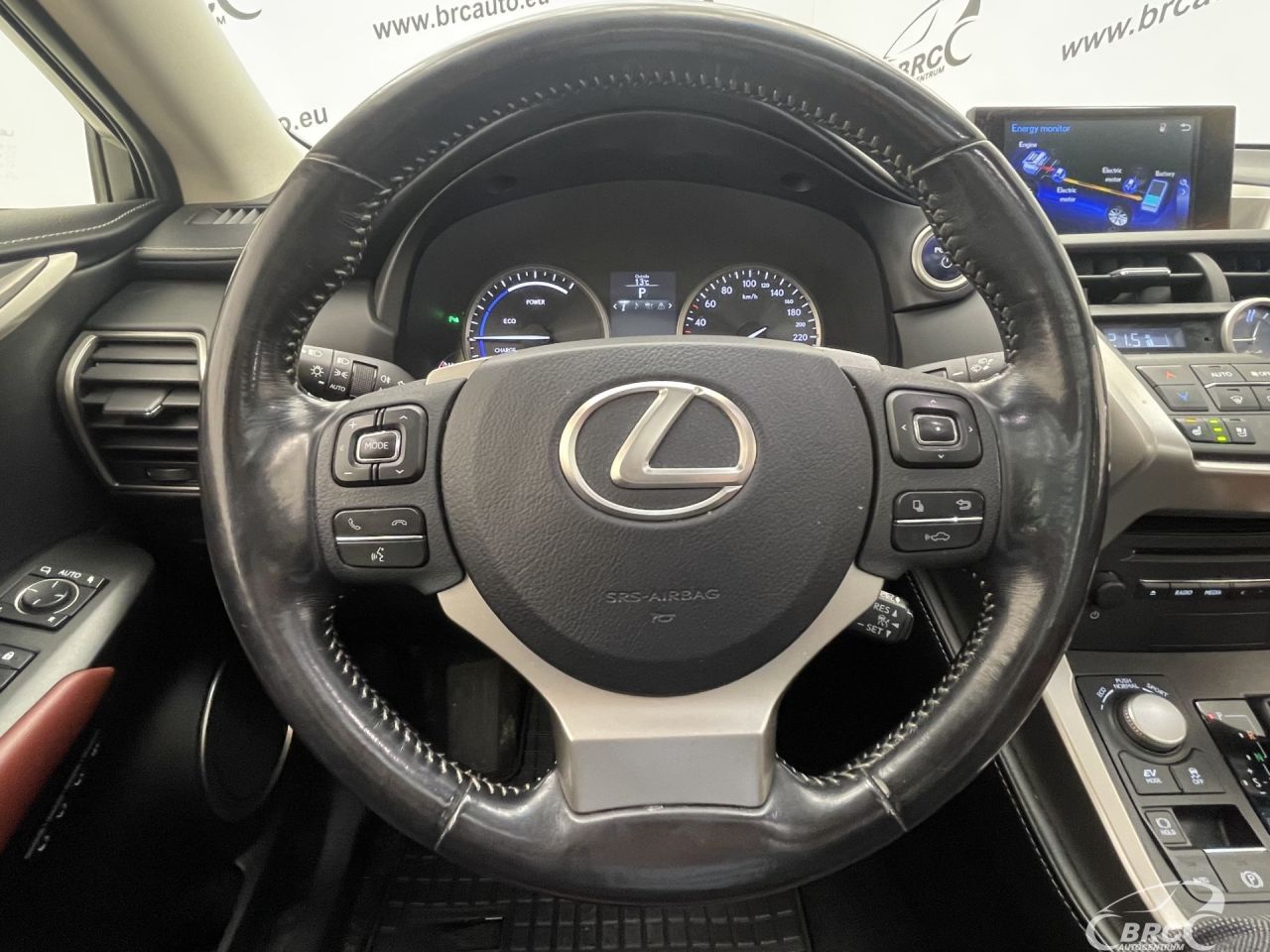 Lexus NX 300h | 29