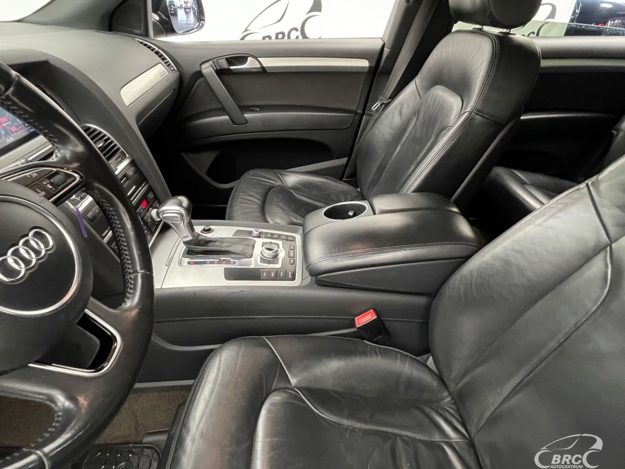 Audi Q7 | 24