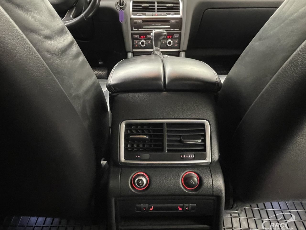 Audi Q7 | 12
