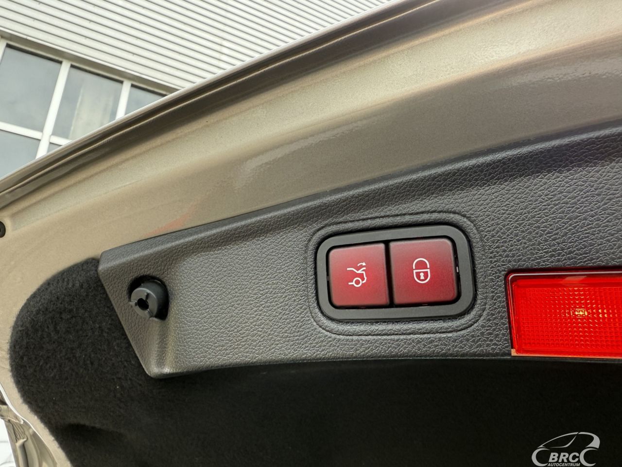 Mercedes-Benz C300 | 13