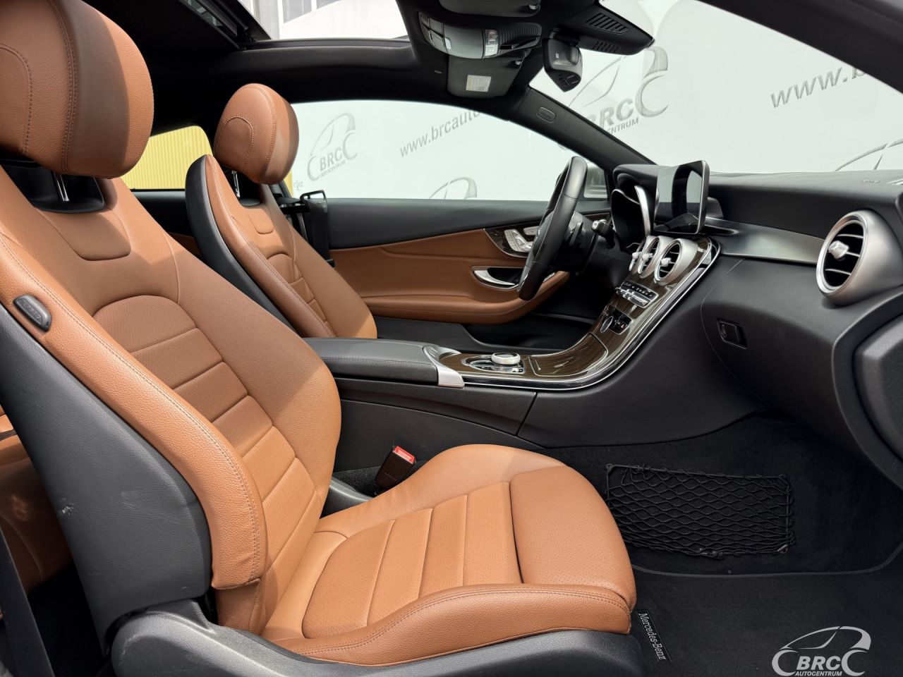 Mercedes-Benz C300 | 10