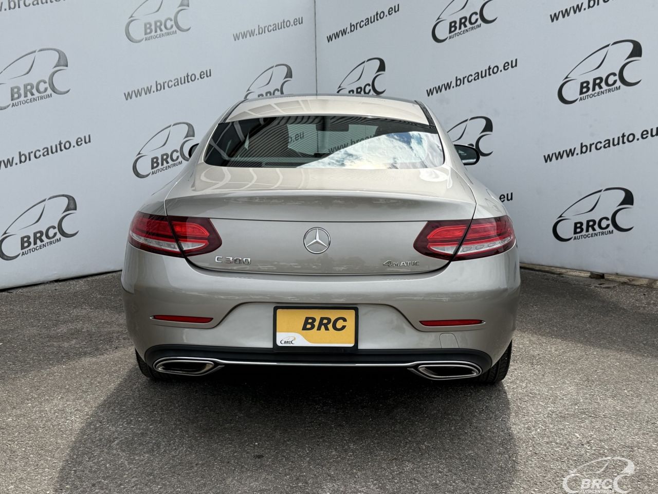Mercedes-Benz C300 | 34