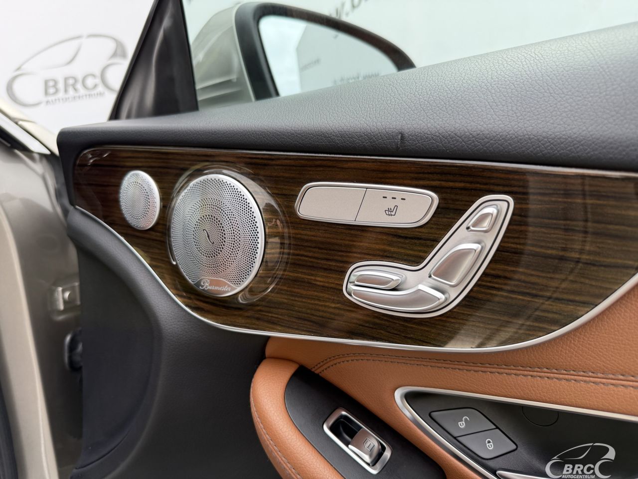Mercedes-Benz C300 | 8