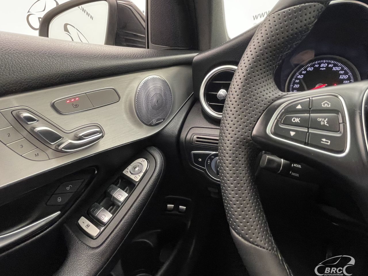 Mercedes-Benz GLC350 | 27