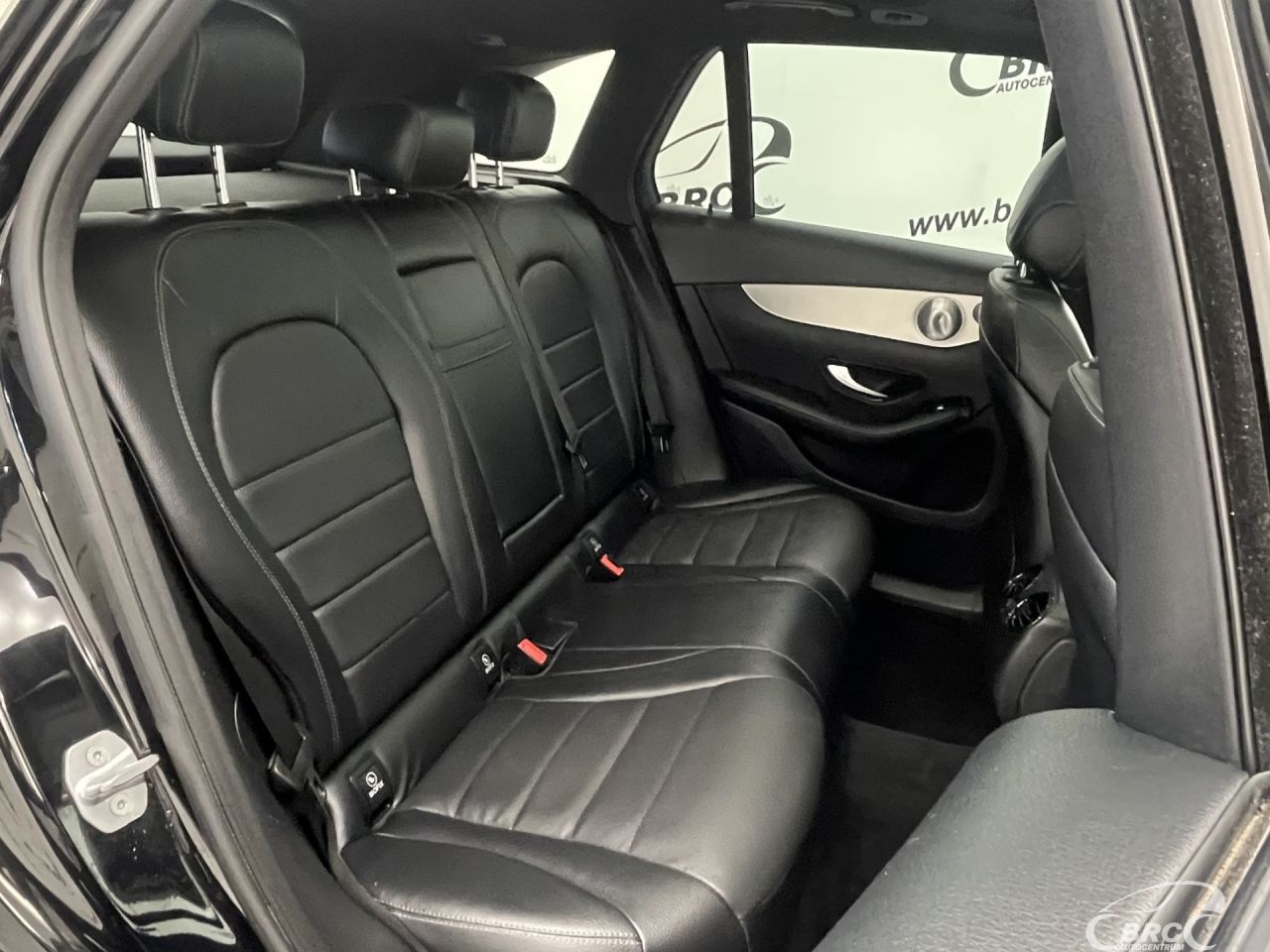 Mercedes-Benz GLC350 | 11