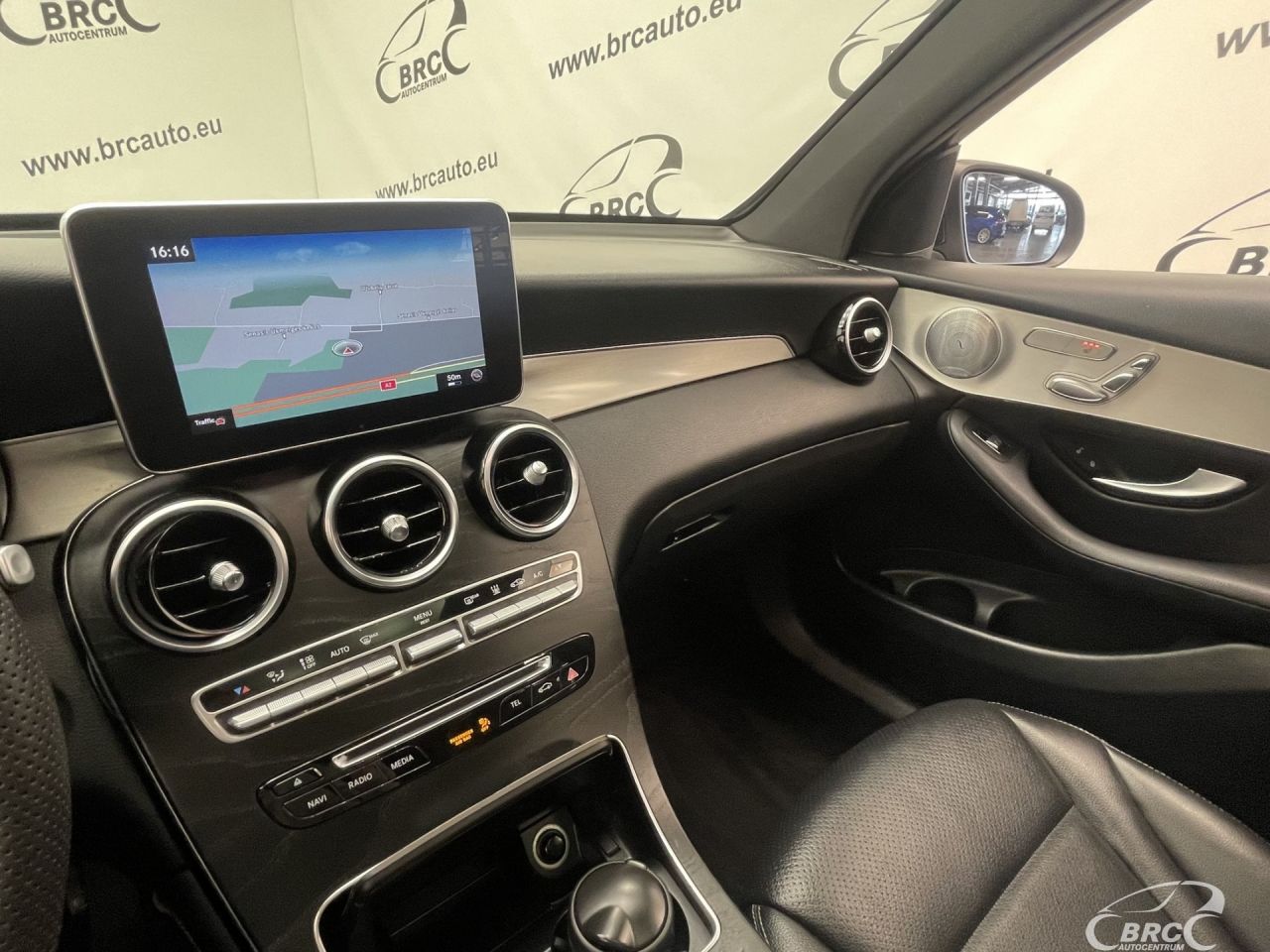 Mercedes-Benz GLC350 | 25