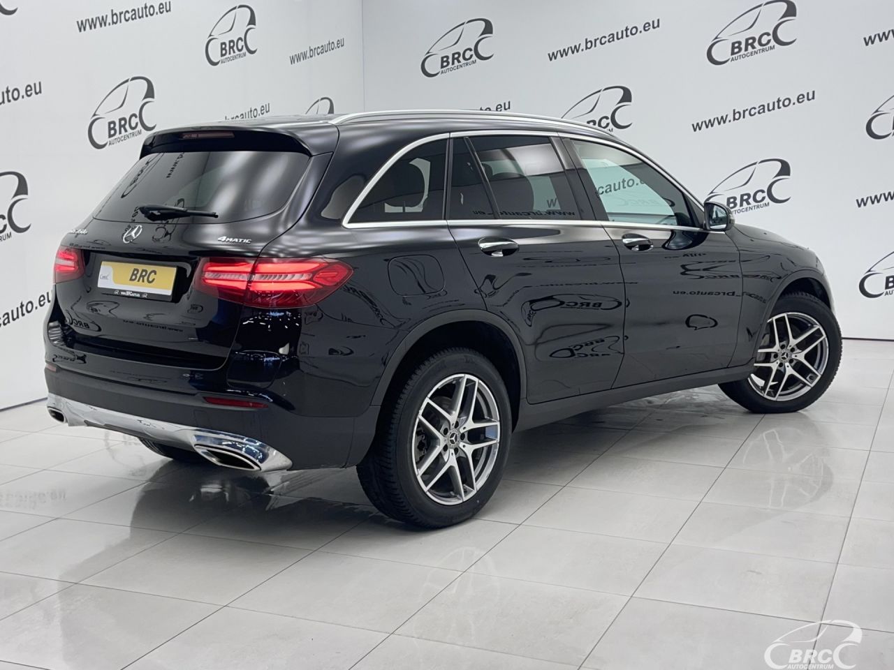 Mercedes-Benz GLC350 | 1
