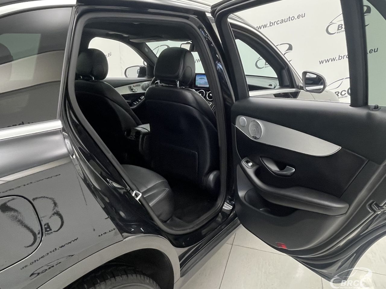 Mercedes-Benz GLC350 | 12