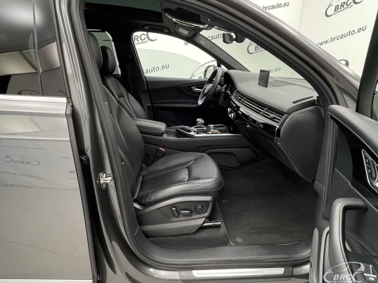 Audi Q7 | 3
