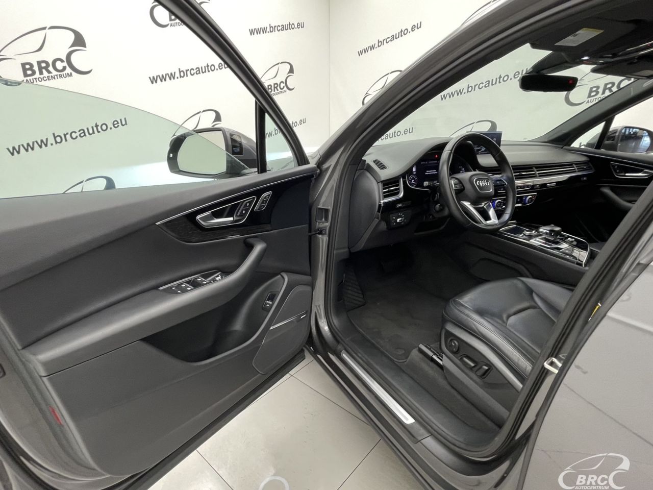 Audi Q7 | 22