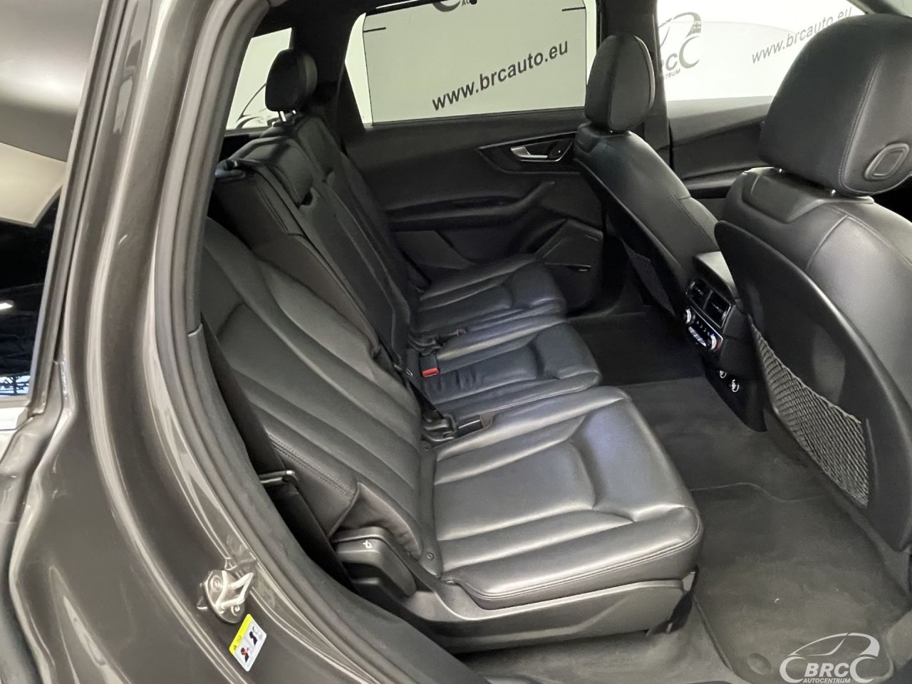 Audi Q7 | 11