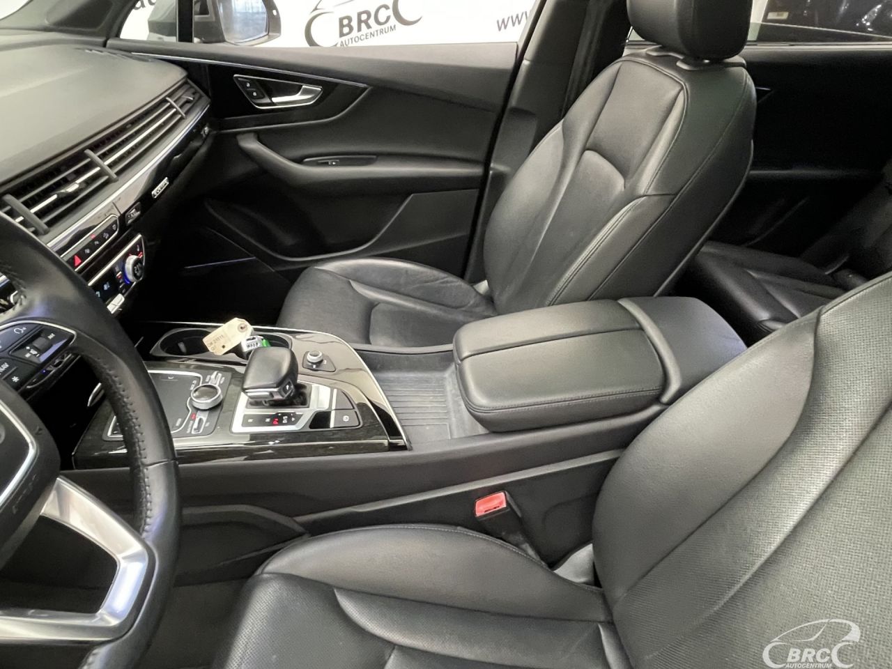 Audi Q7 | 27