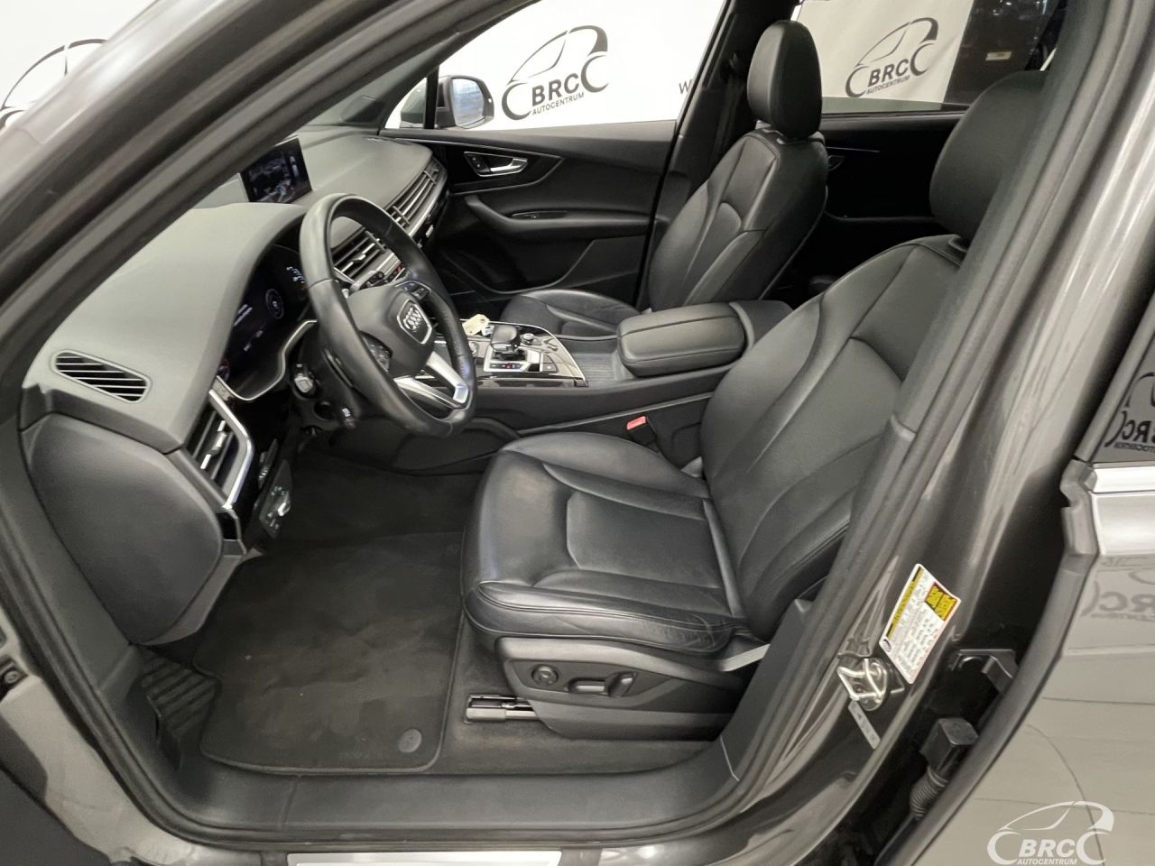 Audi Q7 | 24