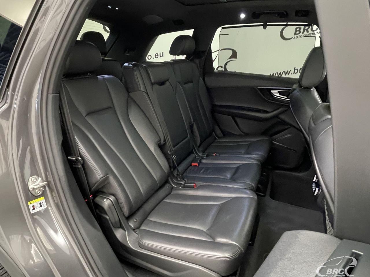 Audi Q7 | 12