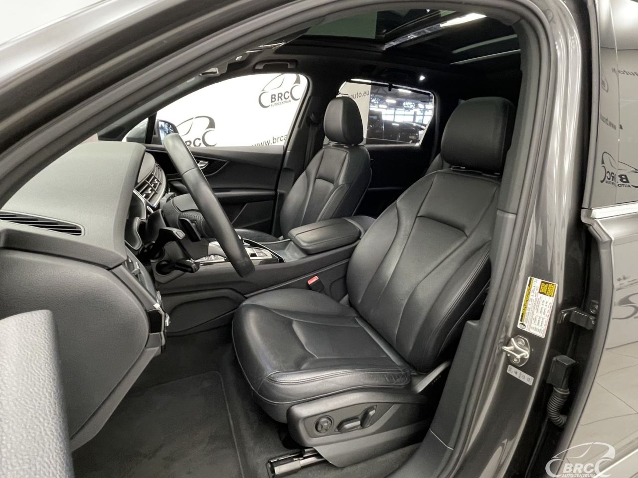 Audi Q7 | 26