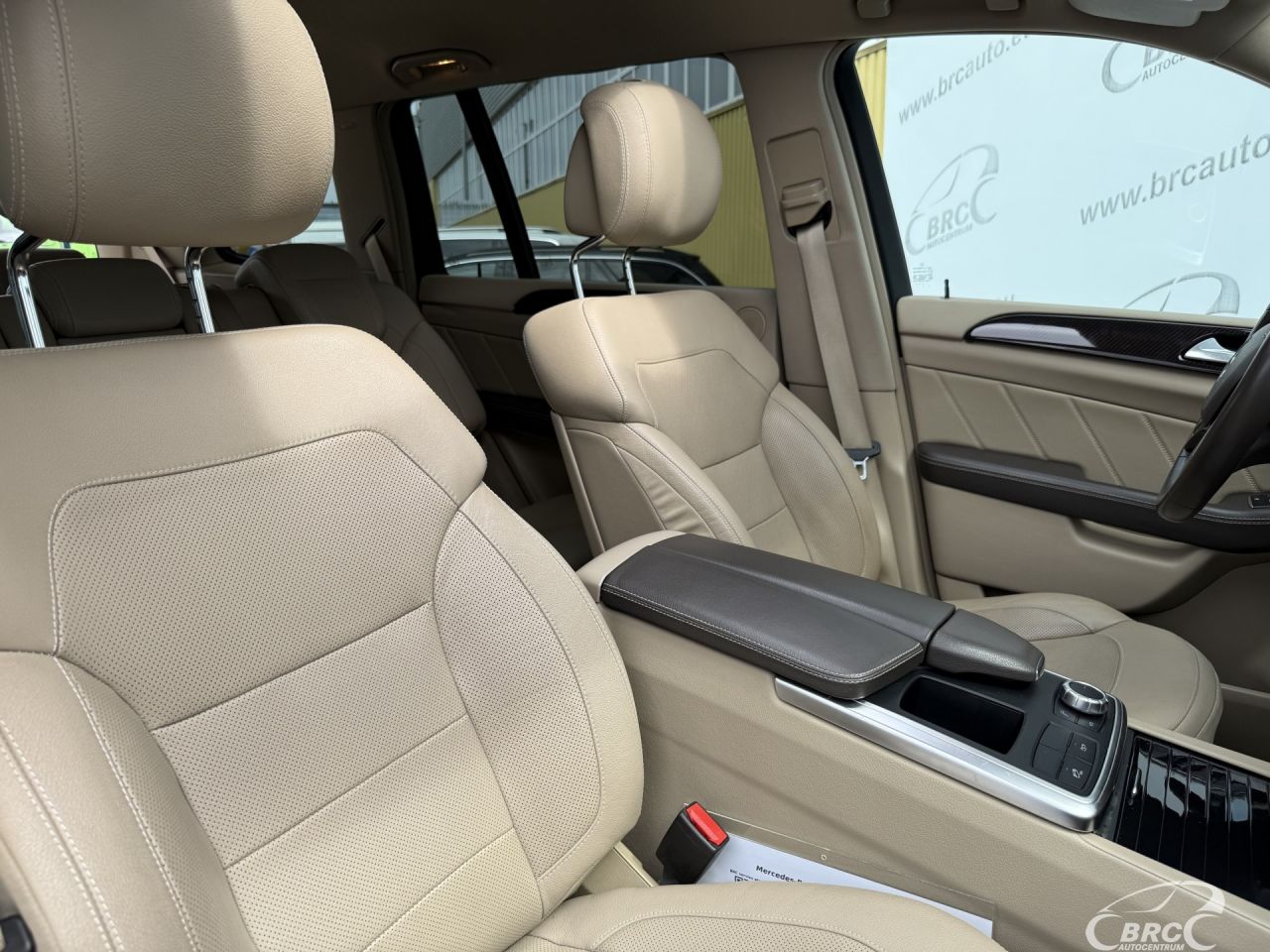 Mercedes-Benz GL450 | 11