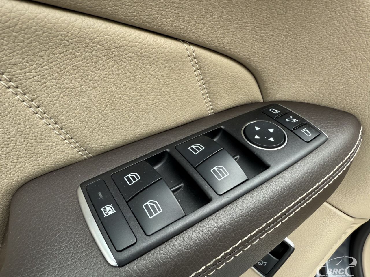Mercedes-Benz GL450 | 23