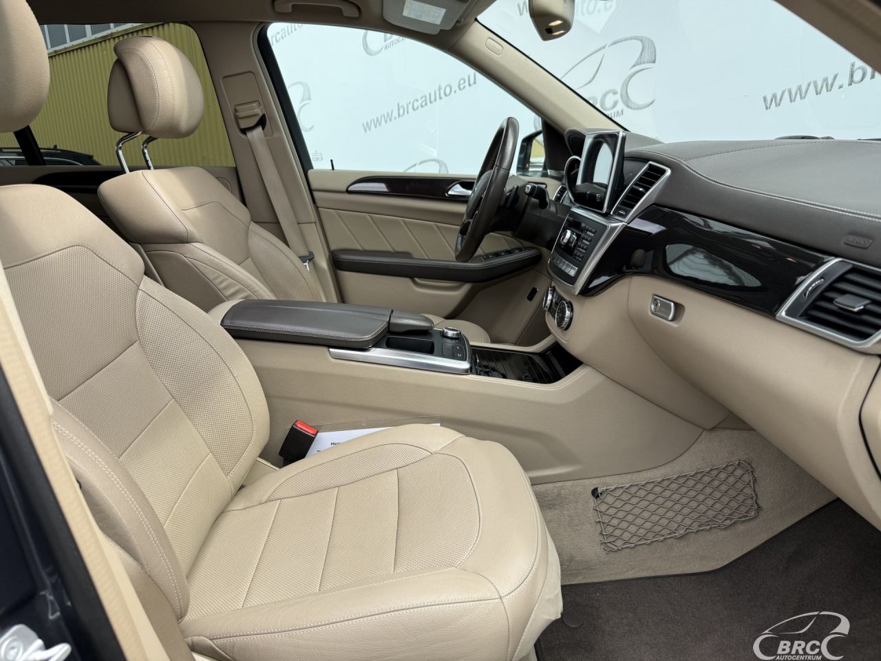 Mercedes-Benz GL450 | 10