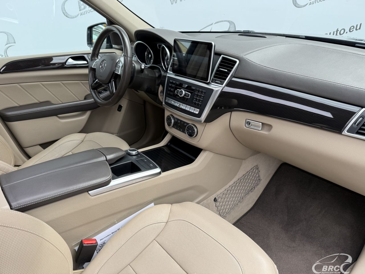 Mercedes-Benz GL450 | 9