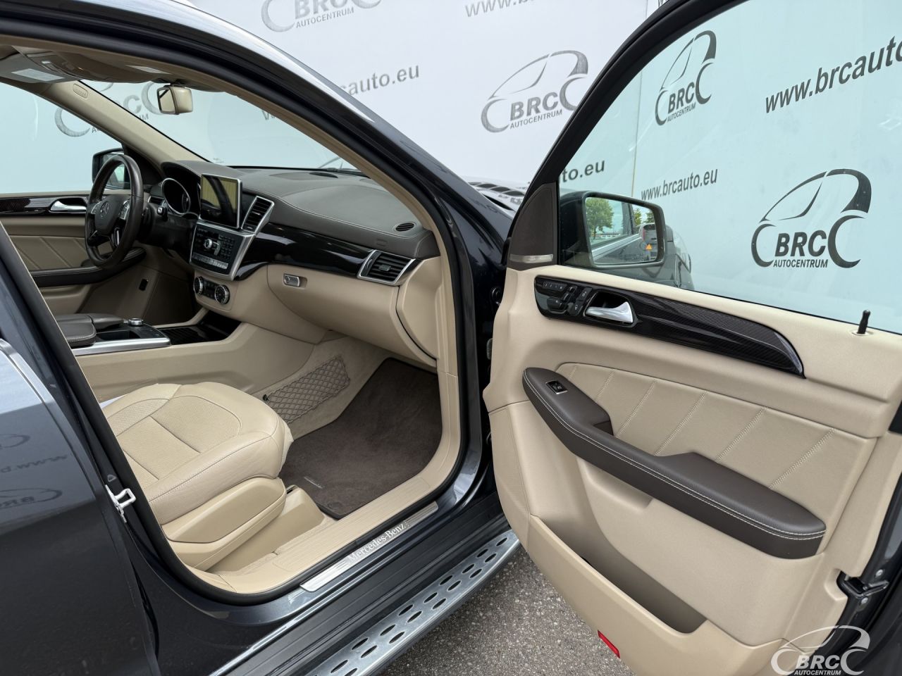 Mercedes-Benz GL450 | 6