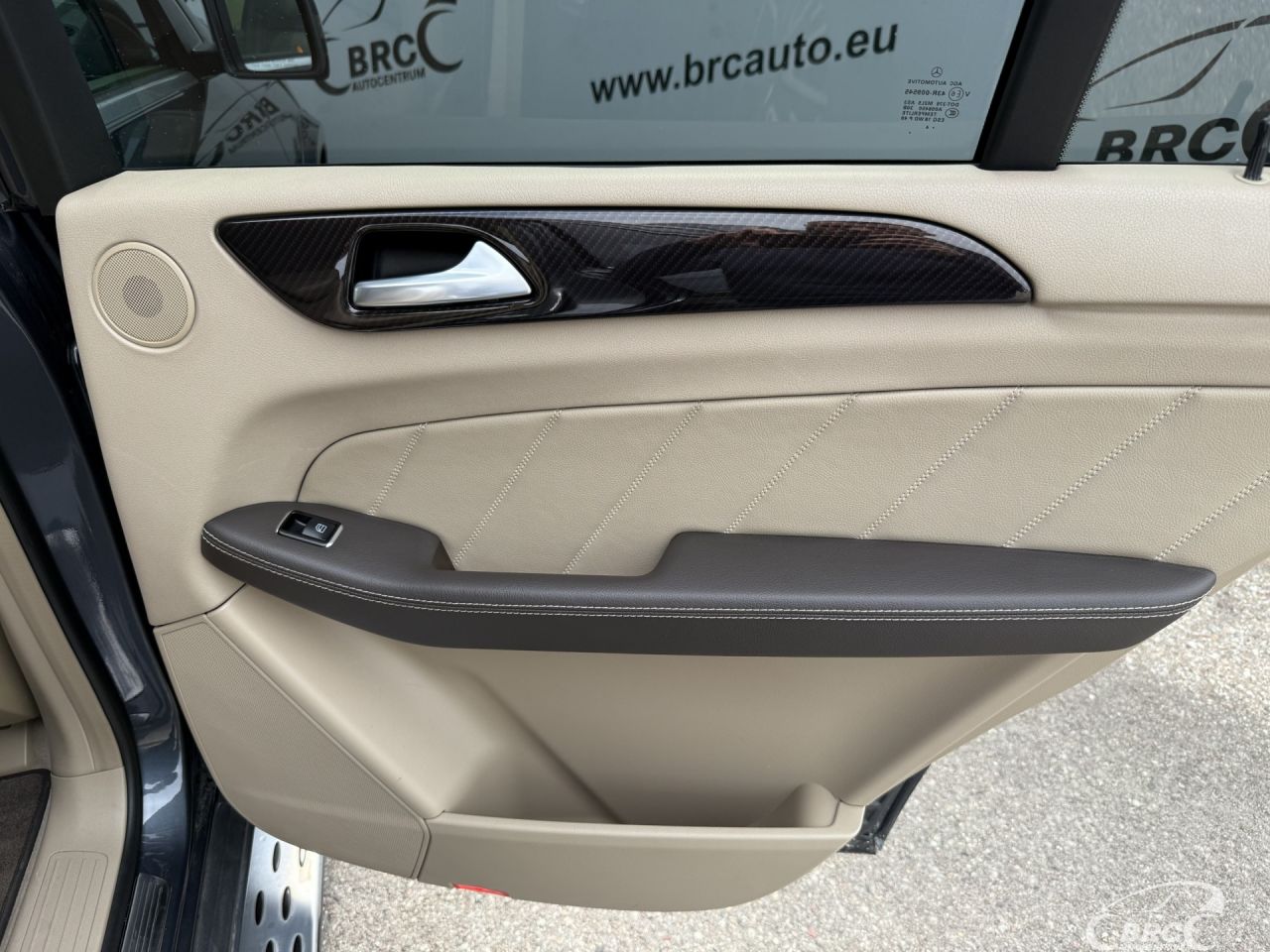 Mercedes-Benz GL450 | 12