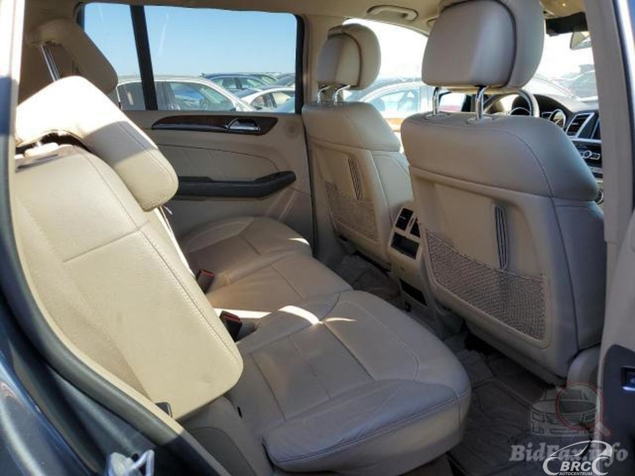Mercedes-Benz GL450 | 56